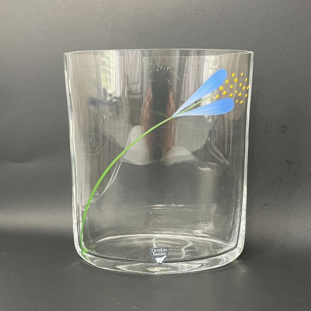 Orrefors Kosta Boda Sweden Crocus Flower Crystal Vase Handpainted Signed 6" Tall